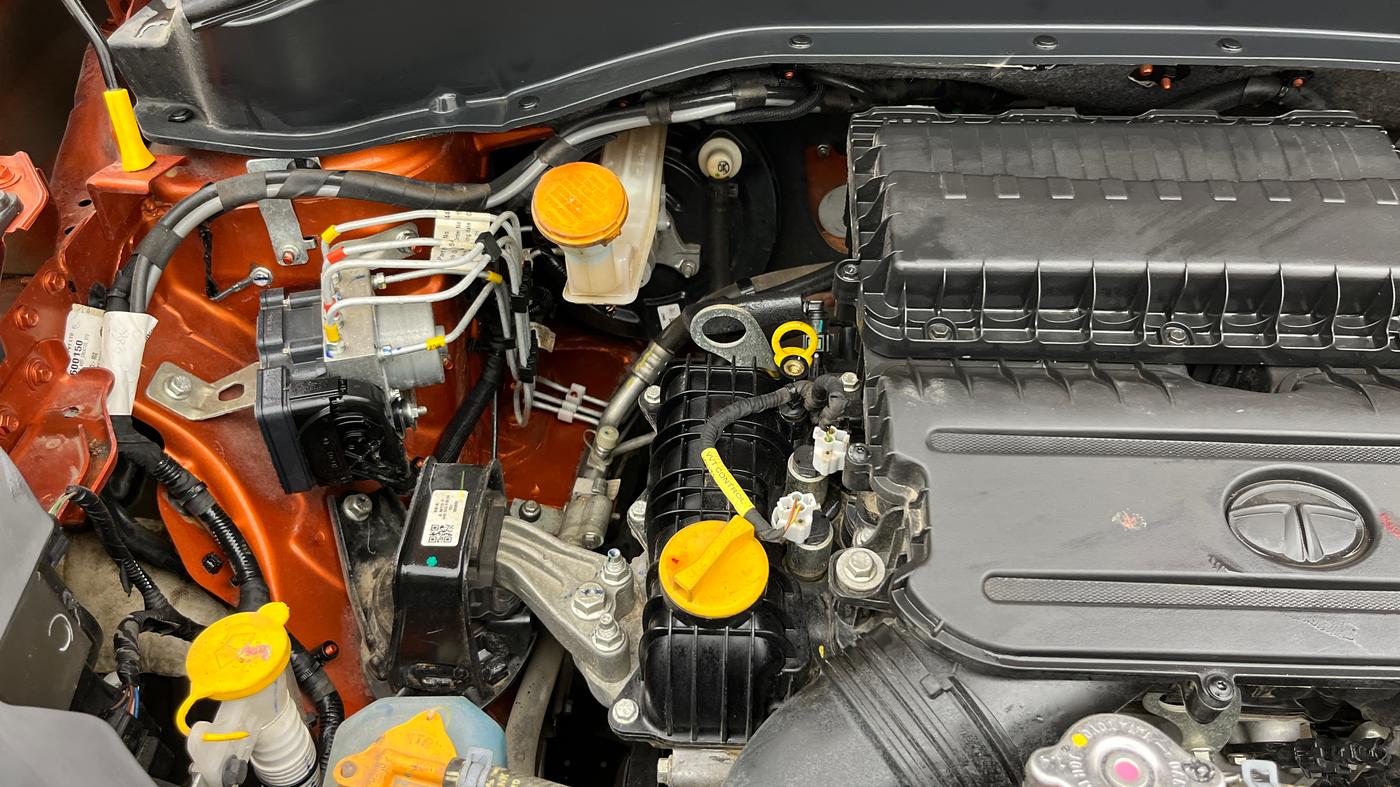 2021 Tata PUNCH CREATIVE AMT 1.2 RTN DUAL TONE, Petrol, Automatic, 15,752 km, Engine View - Right