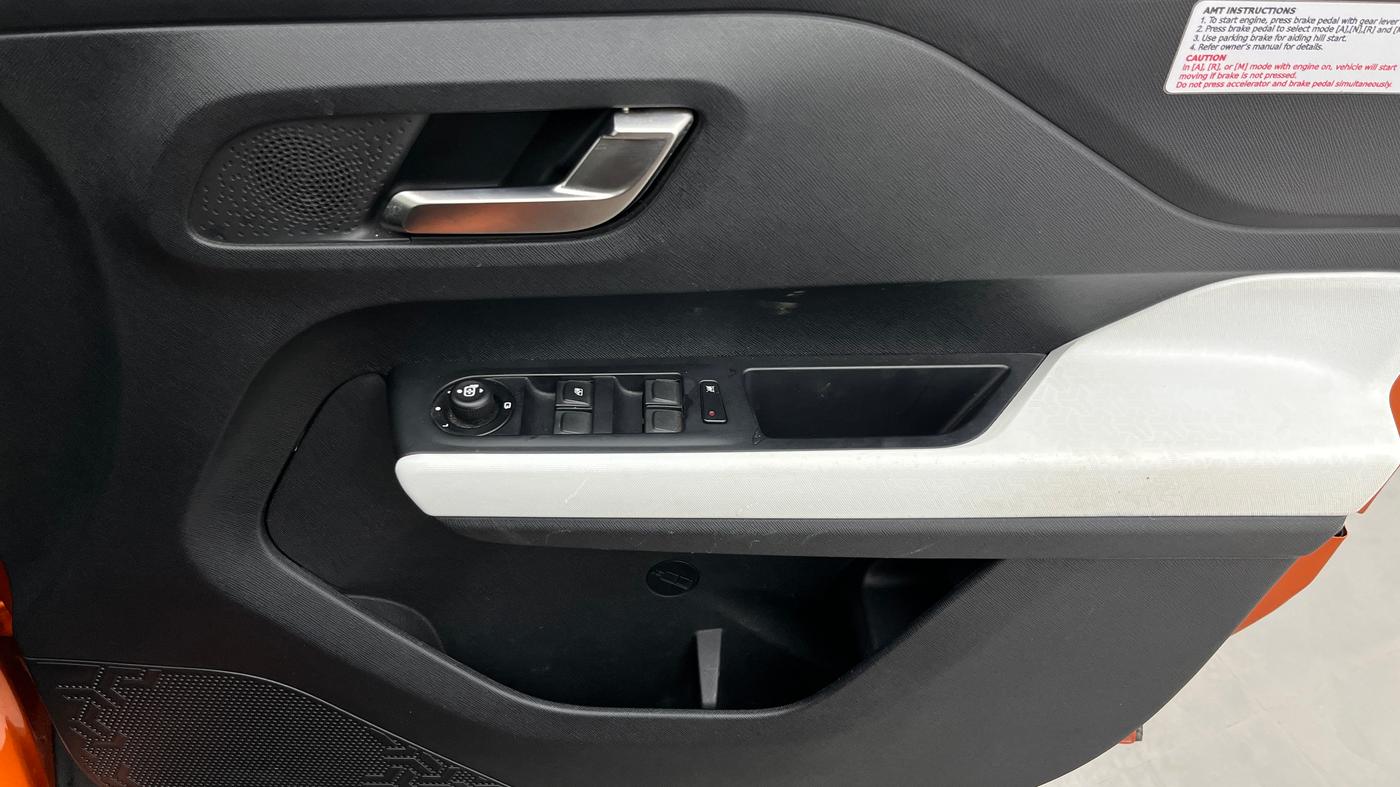 2021 Tata PUNCH CREATIVE AMT 1.2 RTN DUAL TONE, Petrol, Automatic, 15,752 km, Driver Side Door Panels Control