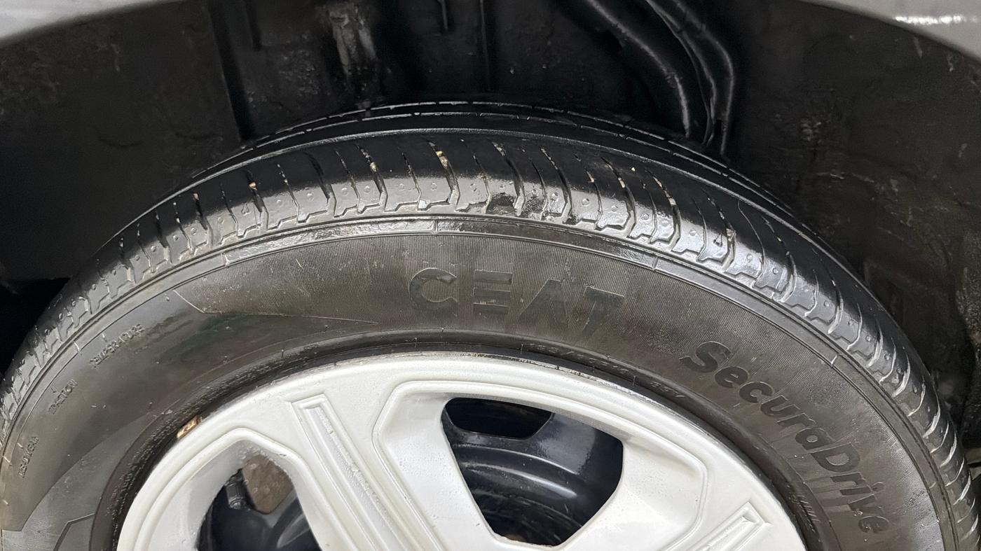2022 Nissan MAGNITE XL, Petrol, Manual, 21,471 km, Right Rear Tyre Tread