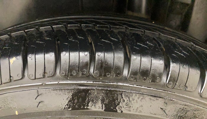 2017 Maruti Swift VDI ABS, Diesel, Manual, 84,402 km, Left Rear Tyre Tread