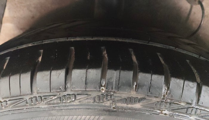 2016 Hyundai Grand i10 ASTA (O) 1.2 KAPPA VTVT, Petrol, Manual, 83,338 km, Right Rear Tyre Tread