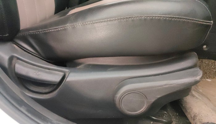 2016 Hyundai Grand i10 ASTA (O) 1.2 KAPPA VTVT, Petrol, Manual, 83,338 km, Driver Side Adjustment Panel