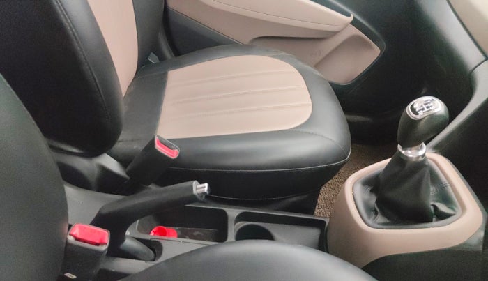 2016 Hyundai Grand i10 ASTA (O) 1.2 KAPPA VTVT, Petrol, Manual, 83,338 km, Gear Lever