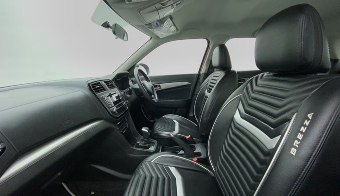 2019 Maruti Vitara Brezza ZDI AMT, Diesel, Automatic, 31,785 km, Right Side Front Door Cabin