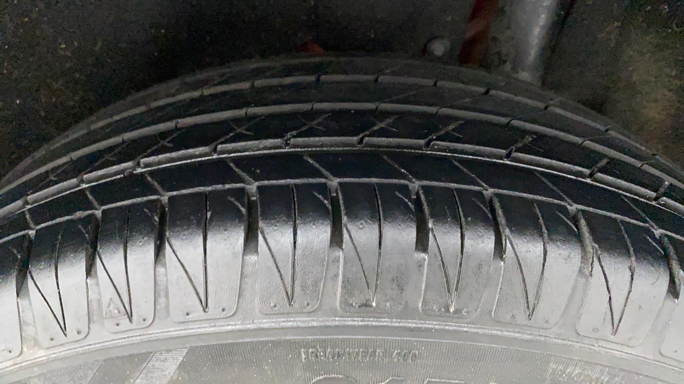 2019 Maruti Vitara Brezza ZDI AMT, Diesel, Automatic, 31,785 km, Left Rear Tyre Tread