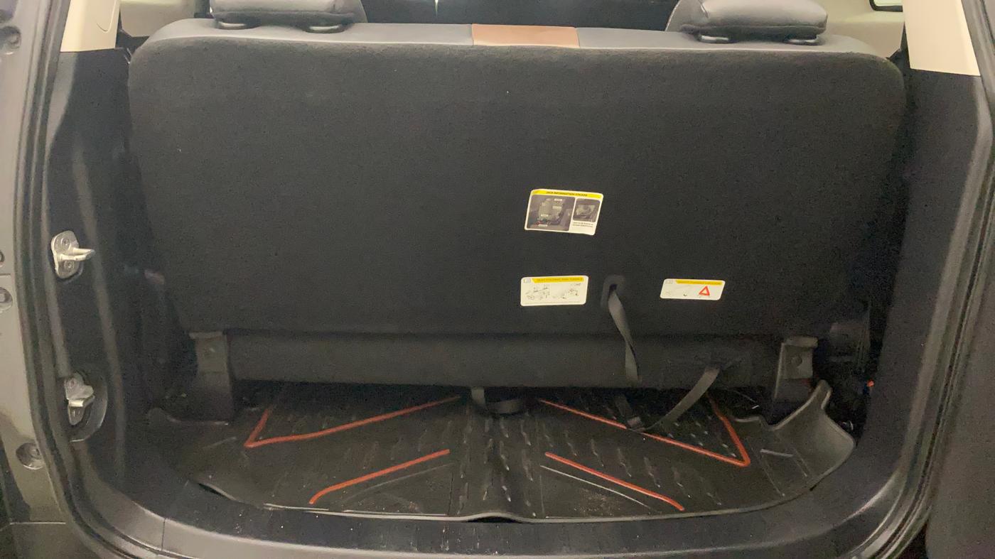 2023 Mahindra SCORPIO-N Z8 PETROL AT 7 STR, Petrol, Automatic, 82,364 km, Boot Inside