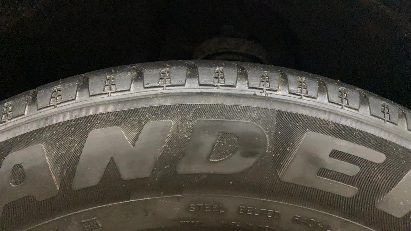 2023 Mahindra SCORPIO-N Z8 PETROL AT 7 STR, Petrol, Automatic, 82,364 km, Right Front Tyre Tread