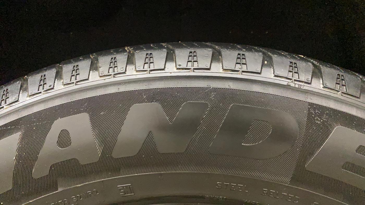 2023 Mahindra SCORPIO-N Z8 PETROL AT 7 STR, Petrol, Automatic, 82,364 km, Left Rear Tyre Tread