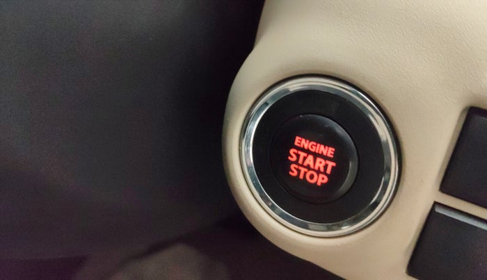 2024 Toyota Glanza V AMT, Petrol, Automatic, 1,00,247 km, Keyless Start/ Stop Button