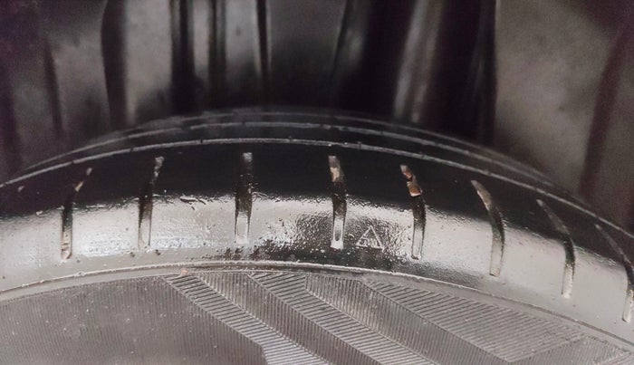 2024 Toyota Glanza V AMT, Petrol, Automatic, 1,00,247 km, Left Rear Tyre Tread