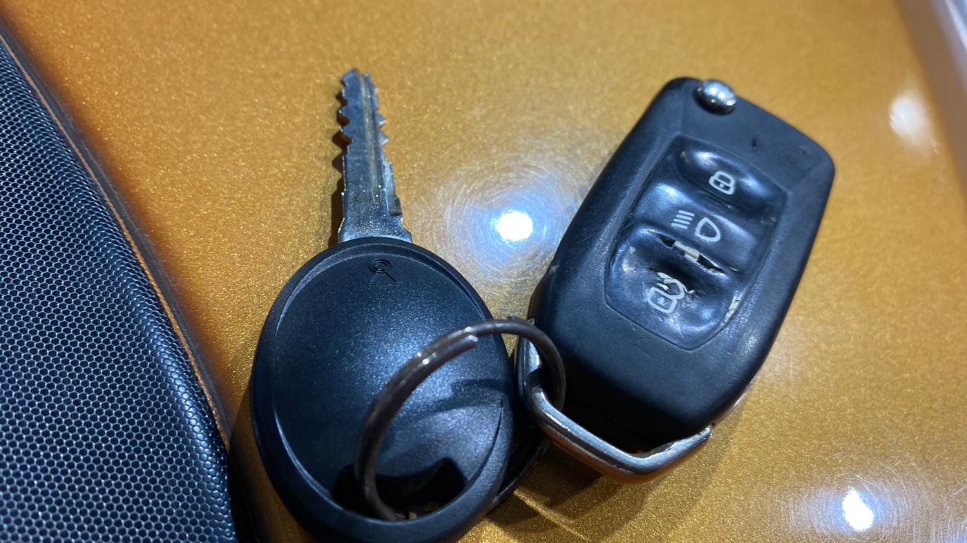 2018 Tata Tiago XM PETROL, Petrol, Manual, 1,00,304 km, Key Close Up