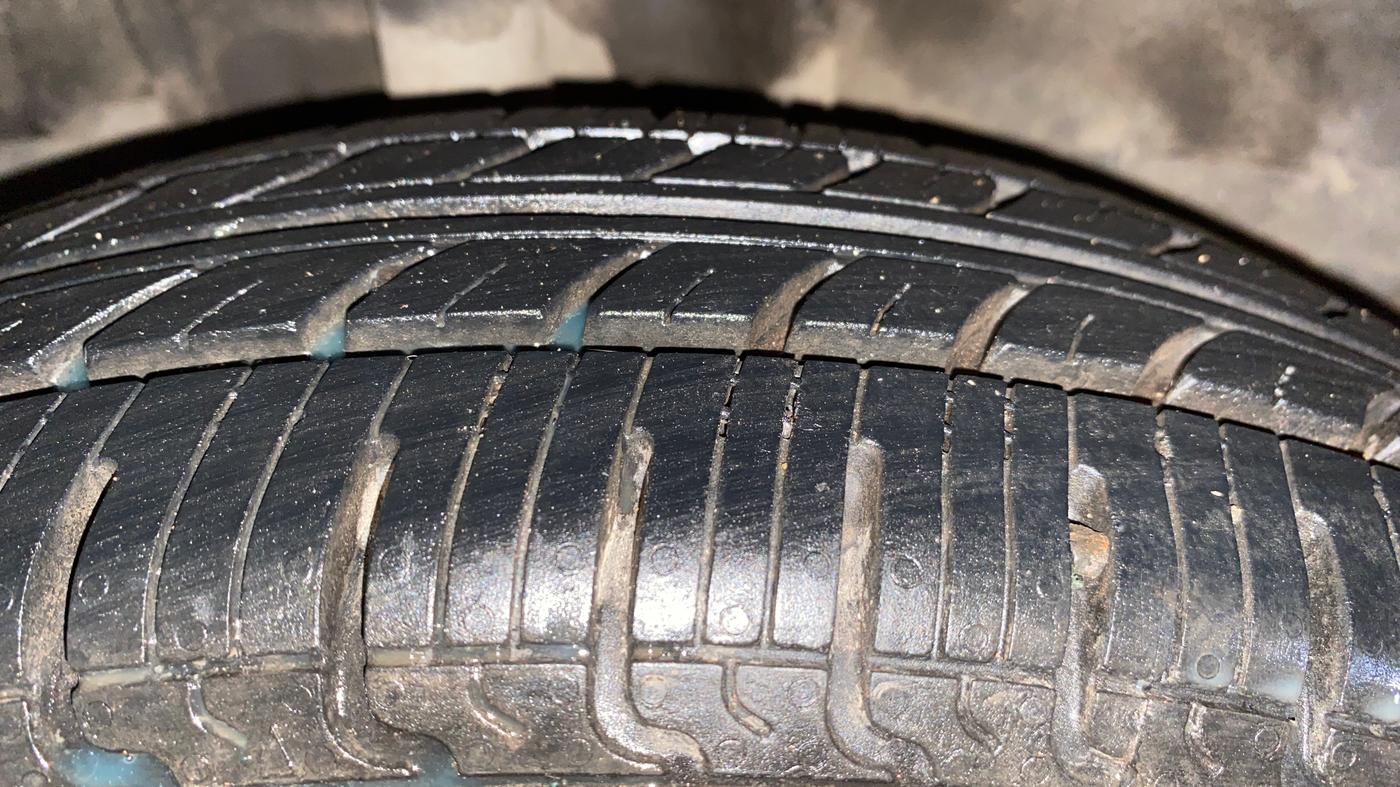 2018 Tata Tiago XM PETROL, Petrol, Manual, 1,00,304 km, Right Rear Tyre Tread