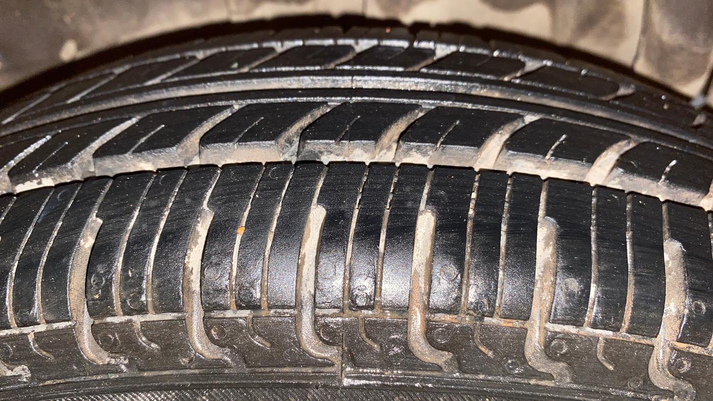 2018 Tata Tiago XM PETROL, Petrol, Manual, 1,00,304 km, Left Rear Tyre Tread