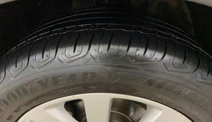 2023 MG ASTOR SUPER 1.5 MT, Petrol, Manual, 20,780 km, Left Front Tyre Tread