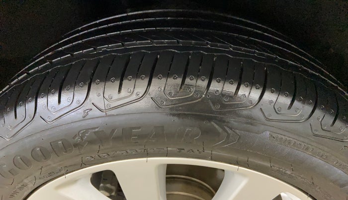 2023 MG ASTOR SUPER 1.5 MT, Petrol, Manual, 20,780 km, Right Rear Tyre Tread
