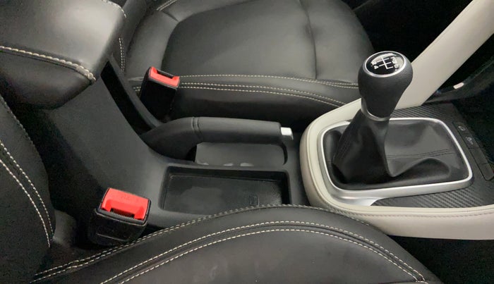 2023 MG ASTOR SUPER 1.5 MT, Petrol, Manual, 20,780 km, Gear Lever