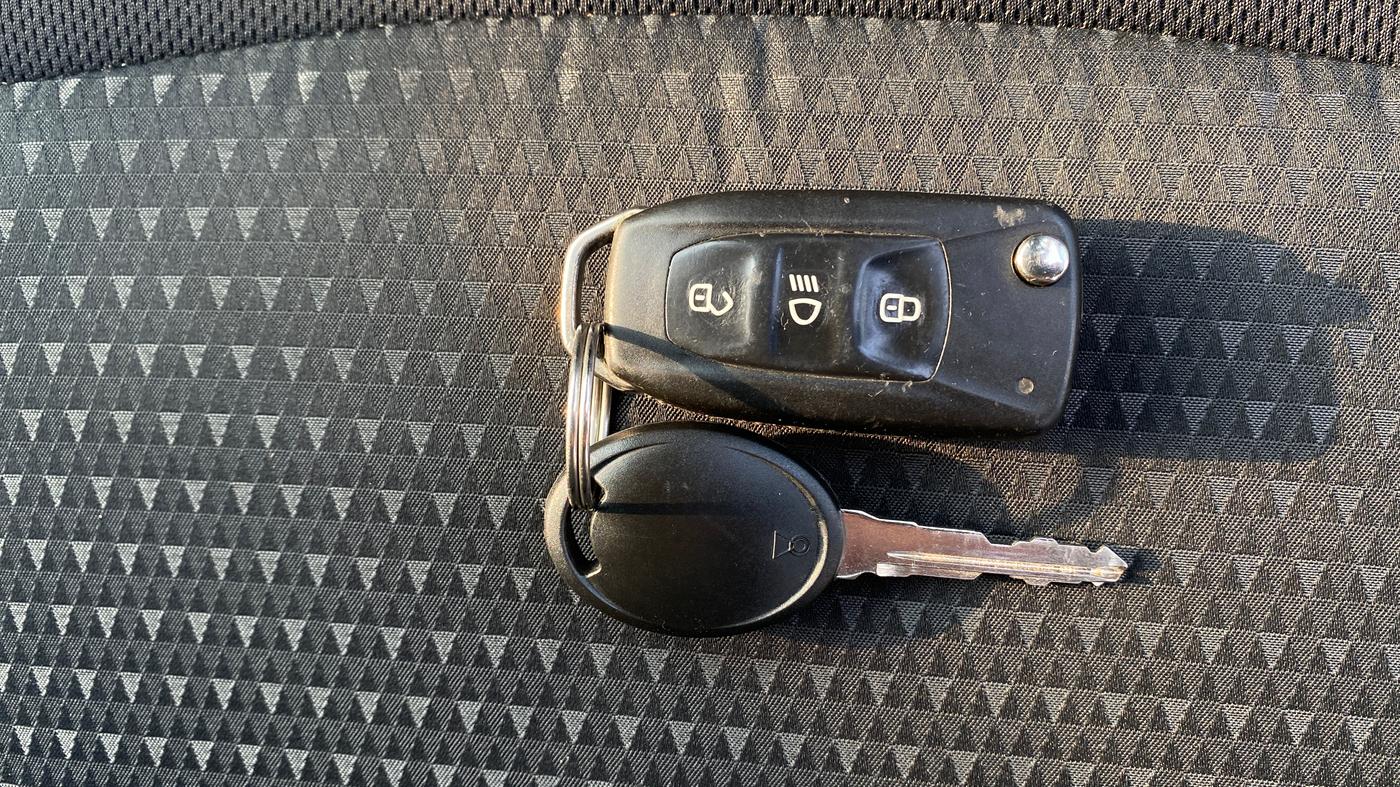 2018 Tata Tiago XZ PETROL, Petrol, Manual, 32,855 km, Key Close Up