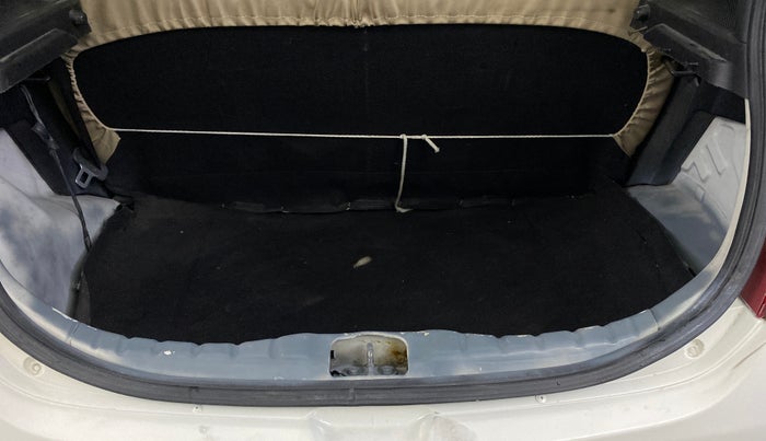 2016 Hyundai Eon SPORTZ, Petrol, Manual, 55,157 km, Boot Inside