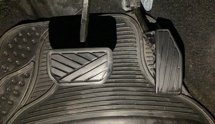 2019 Maruti XL6 ZETA AT, Petrol, Automatic, 59,561 km, Pedals