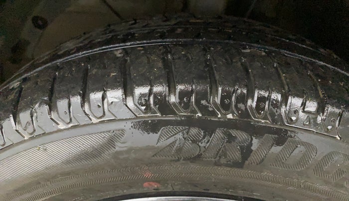 2019 Maruti XL6 ZETA AT, Petrol, Automatic, 59,561 km, Left Front Tyre Tread