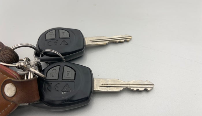 2024 Maruti Swift VXI, Petrol, Manual, 28,064 km, Key Close Up