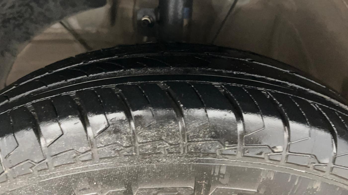 2024 Maruti Swift VXI, Petrol, Manual, 28,064 km, Left Front Tyre Tread