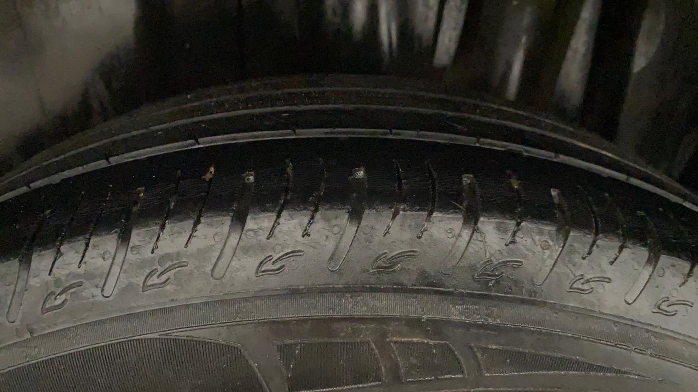 2023 Maruti BREZZA ZXI + SMART HYBRID, Petrol, Manual, 51,975 km, Left Rear Tyre Tread