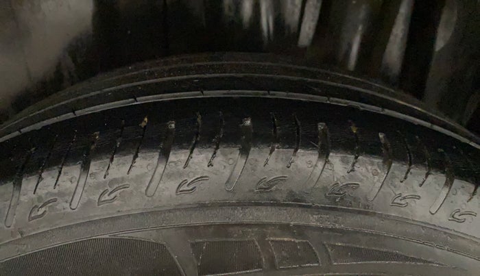 2023 Maruti BREZZA ZXI + SMART HYBRID, Petrol, Manual, 51,975 km, Left Rear Tyre Tread