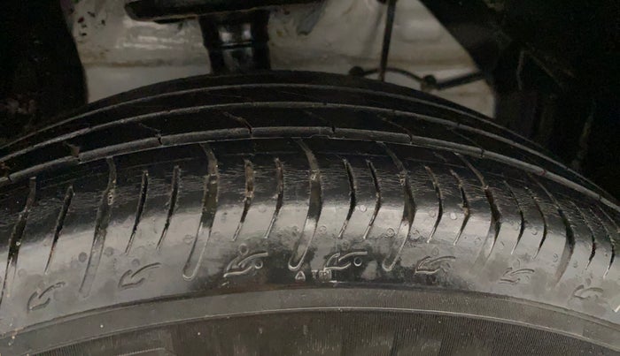 2023 Maruti BREZZA ZXI + SMART HYBRID, Petrol, Manual, 51,975 km, Right Front Tyre Tread