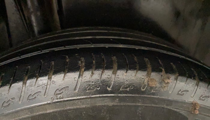 2023 Maruti BREZZA ZXI + SMART HYBRID, Petrol, Manual, 51,975 km, Right Rear Tyre Tread