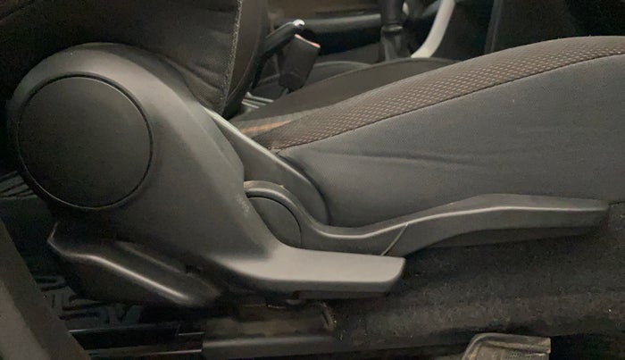 2023 Maruti BREZZA ZXI + SMART HYBRID, Petrol, Manual, 51,975 km, Driver Side Adjustment Panel