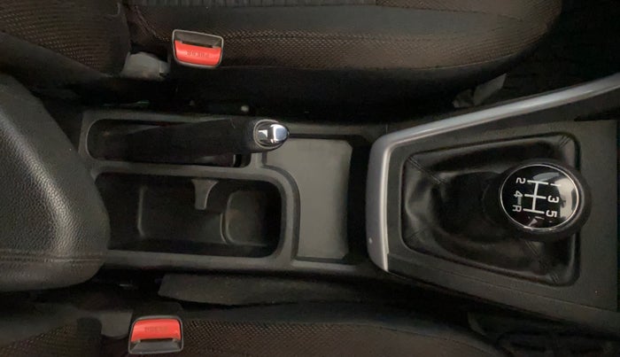 2023 Maruti BREZZA ZXI + SMART HYBRID, Petrol, Manual, 51,975 km, Gear Lever