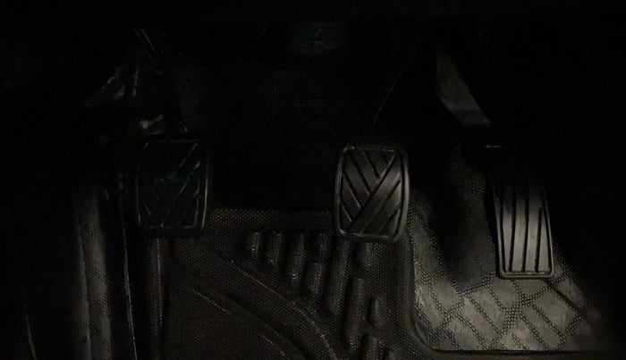 2023 Maruti BREZZA ZXI + SMART HYBRID, Petrol, Manual, 51,975 km, Pedals