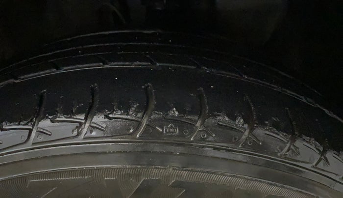 2019 Hyundai Elite i20 SPORTZ PLUS 1.2, Petrol, Manual, 37,416 km, Right Front Tyre Tread