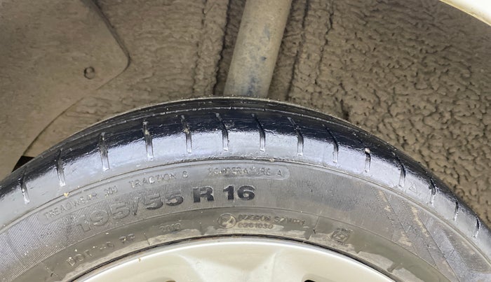 2017 Hyundai Elite i20 ASTA 1.2, Petrol, Manual, 72,674 km, Right Rear Tyre Tread