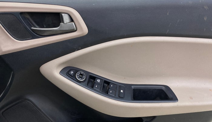 2017 Hyundai Elite i20 ASTA 1.2, Petrol, Manual, 72,674 km, Driver Side Door Panels Control