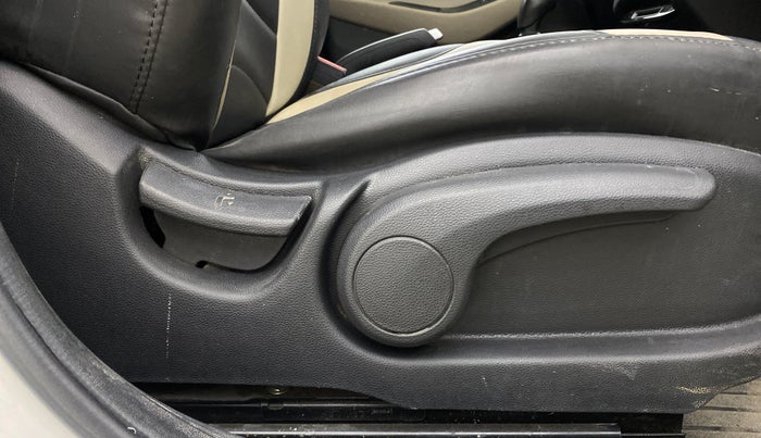 2017 Hyundai Elite i20 ASTA 1.2, Petrol, Manual, 72,674 km, Driver Side Adjustment Panel