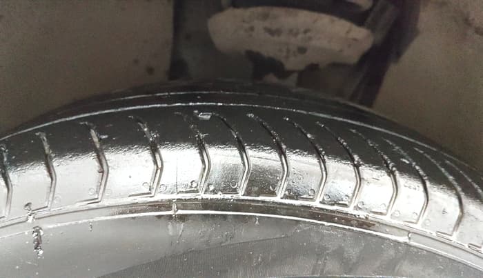 2023 Volkswagen TAIGUN TOPLINE 1.0 TSI AT, Petrol, Automatic, 33,166 km, Left Front Tyre Tread