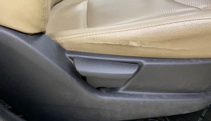 2018 Hyundai Eon ERA +, Petrol, Manual, 59,472 km, Driver Side Adjustment Panel