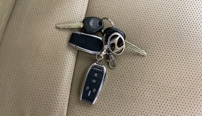 2018 Hyundai Eon ERA +, Petrol, Manual, 59,472 km, Key Close Up