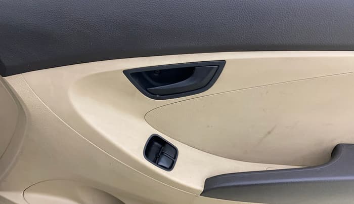 2018 Hyundai Eon ERA +, Petrol, Manual, 59,472 km, Driver Side Door Panels Control