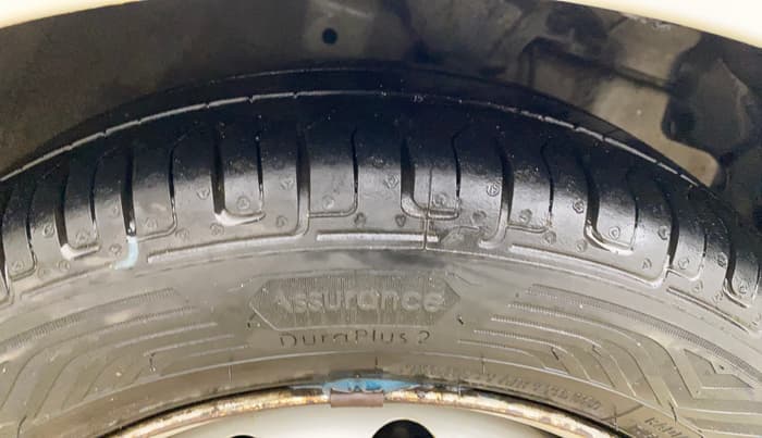 2018 Hyundai Eon ERA +, Petrol, Manual, 59,472 km, Right Front Tyre Tread