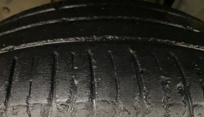 2020 Renault TRIBER RXZ AMT, Petrol, Automatic, 39,175 km, Left Front Tyre Tread