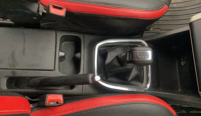 2020 Renault TRIBER RXZ AMT, Petrol, Automatic, 39,175 km, Gear Lever