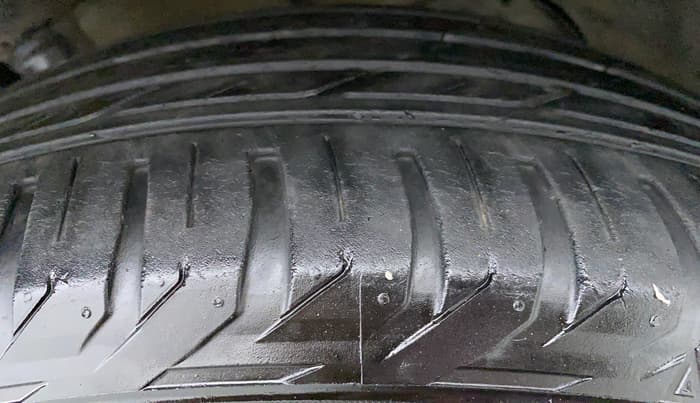 2016 Renault Duster RXZ 110 4WD, Diesel, Manual, 73,208 km, Left Rear Tyre Tread
