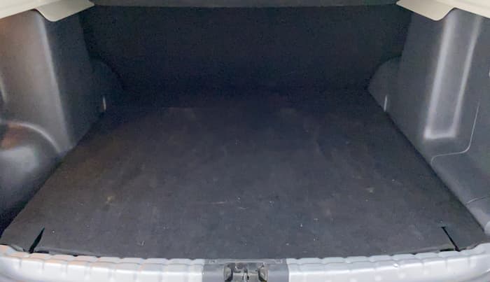 2016 Renault Duster RXZ 110 4WD, Diesel, Manual, 73,208 km, Boot Inside