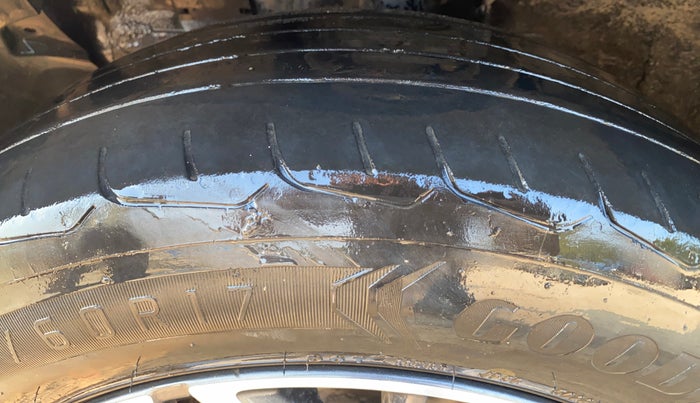 2019 KIA SELTOS GTK 1.4 PETROL, Petrol, Manual, 80,514 km, Left Front Tyre Tread