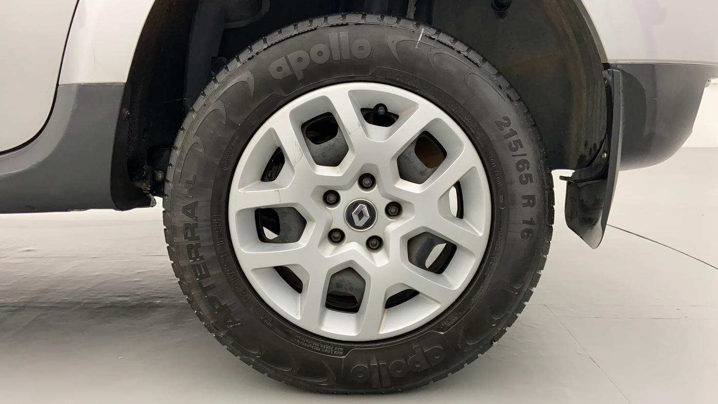 2016 Renault Duster RXL PETROL 104, Petrol, Manual, 27,083 km, Left Rear Wheel