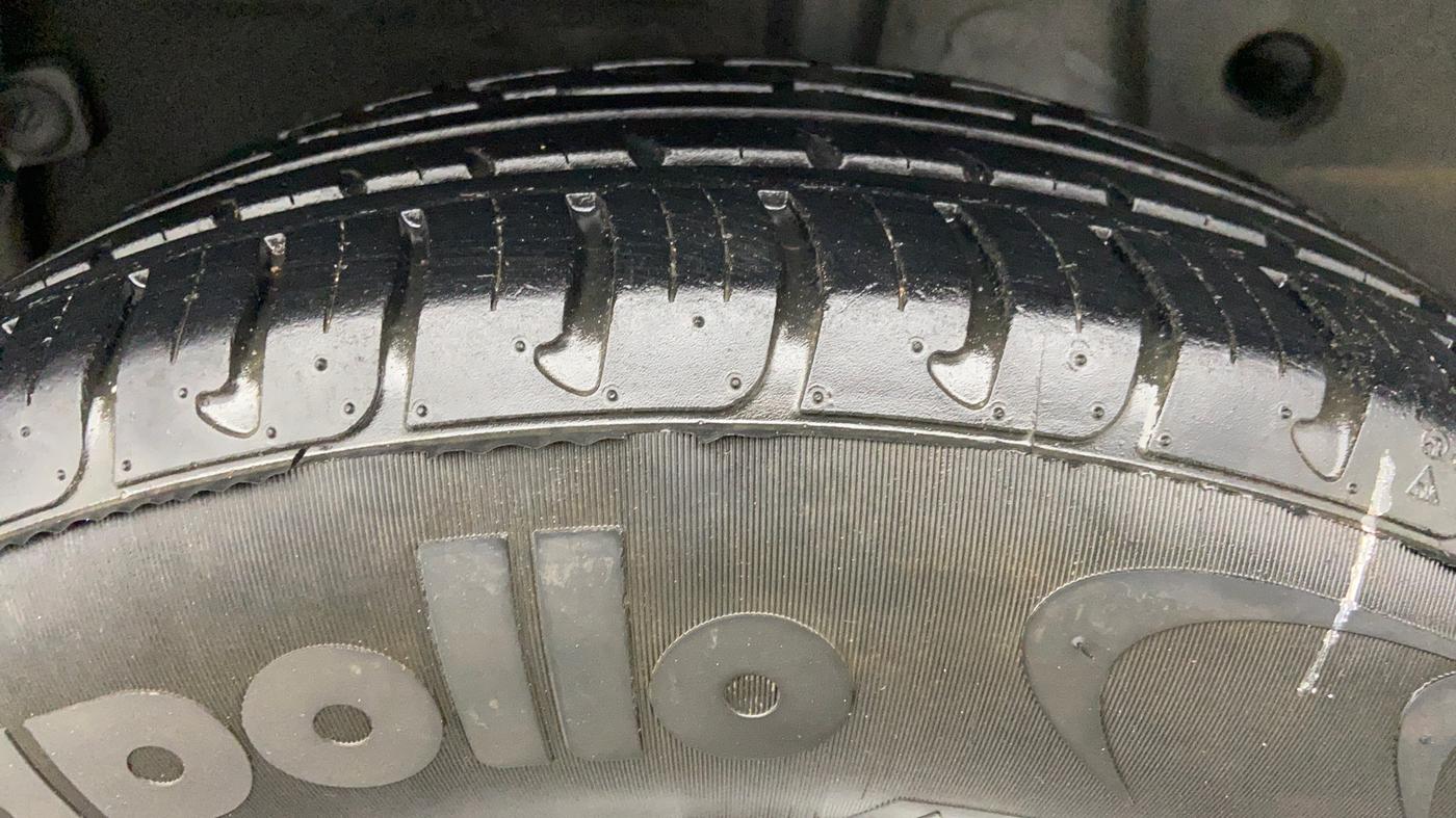 2016 Renault Duster RXL PETROL 104, Petrol, Manual, 27,083 km, Left Rear Tyre Tread