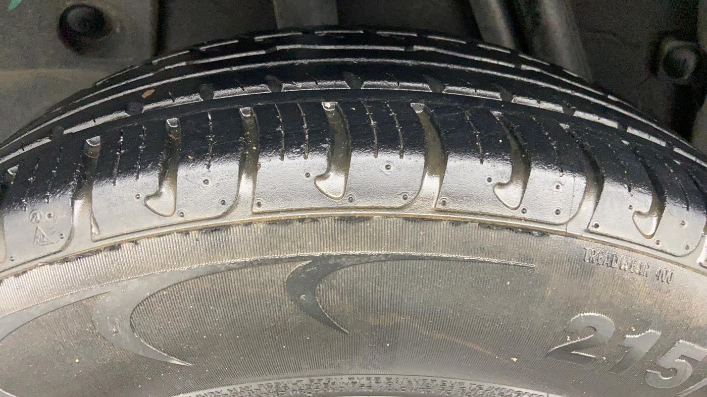 2016 Renault Duster RXL PETROL 104, Petrol, Manual, 27,083 km, Right Rear Tyre Tread